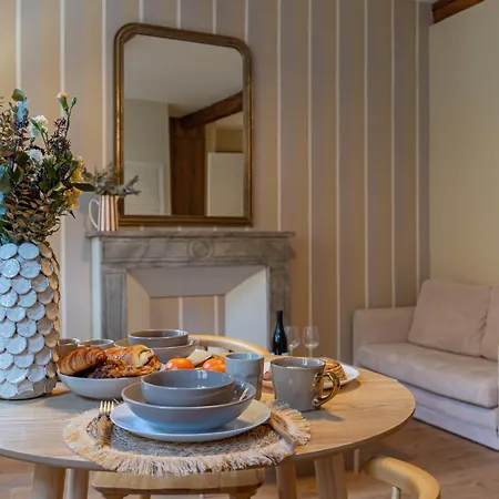 La Perle Ancienne De *