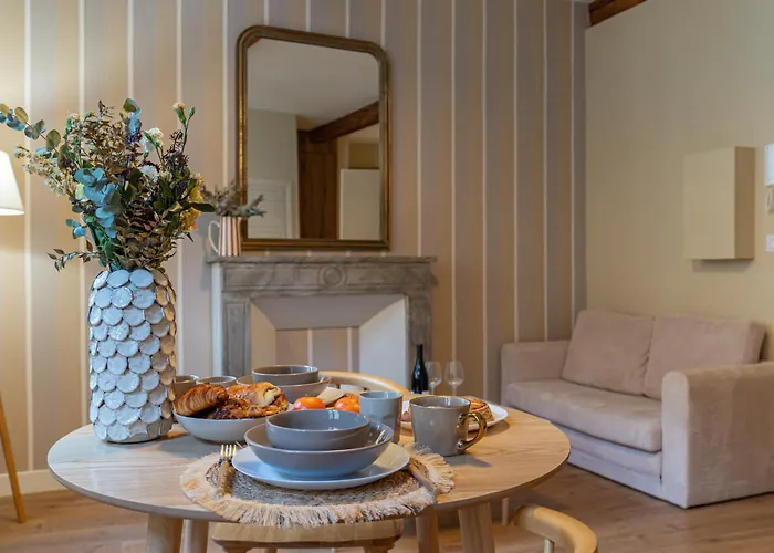 La Perle Ancienne De *